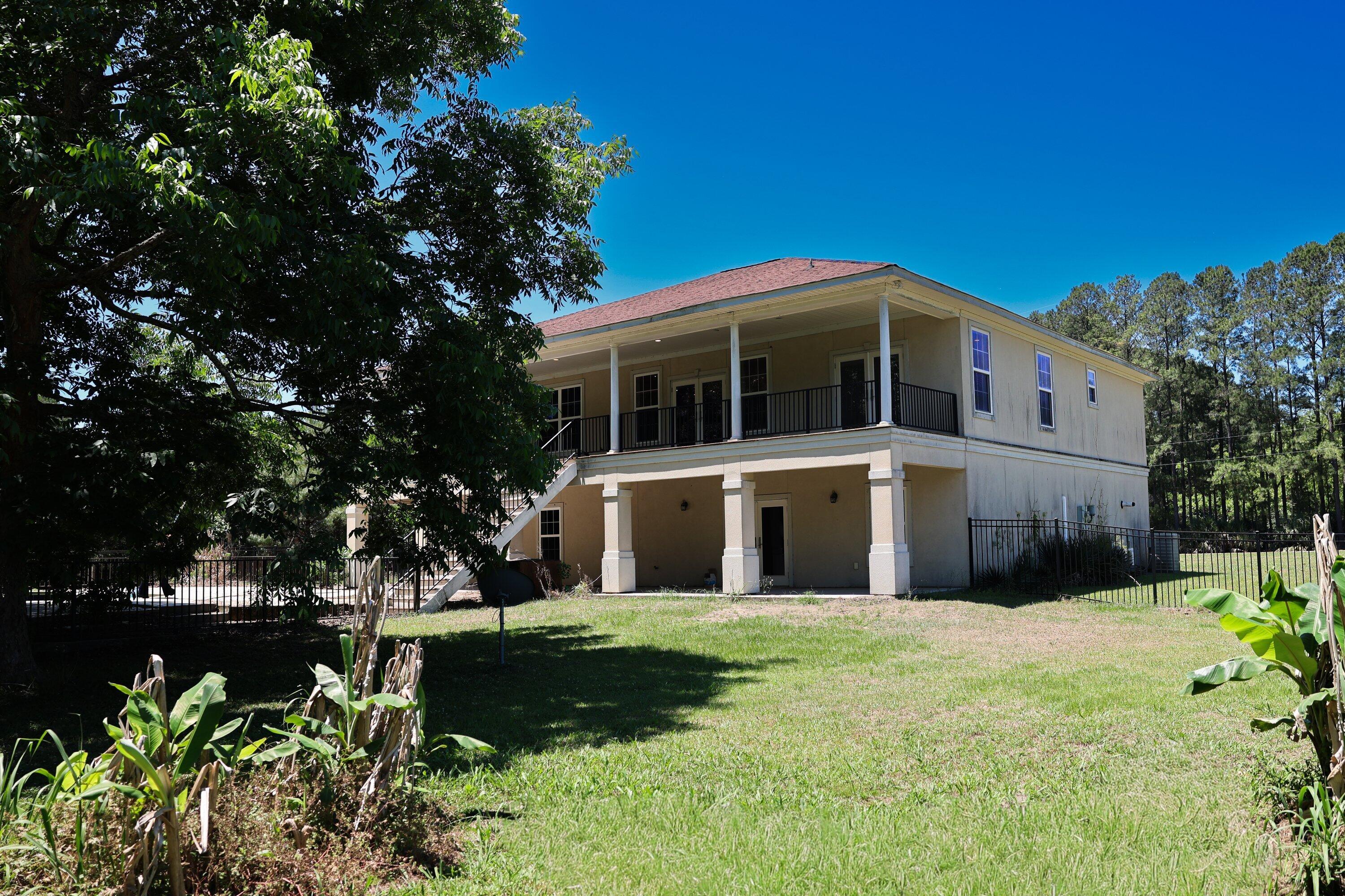 Image 3: 39_exterior-back_3G4A8424