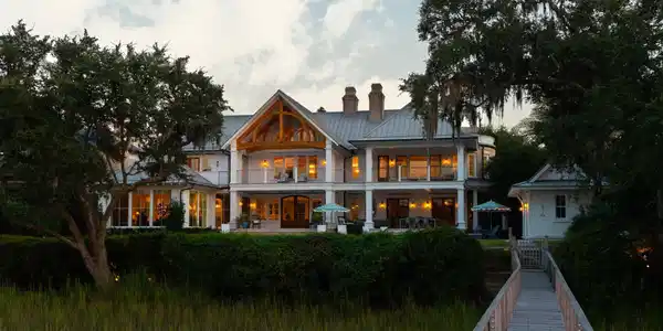 Image 2: Rear Exterior