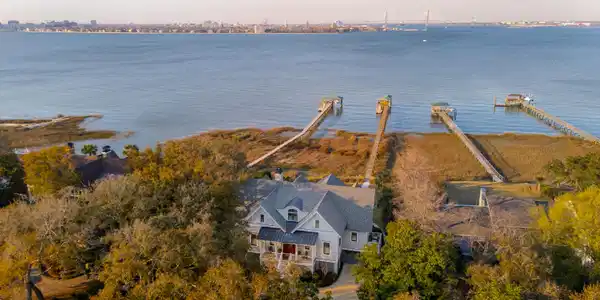 939 White Point Boulevard