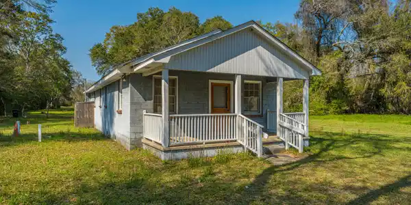 1120 Fort Johnson Road