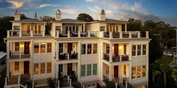 1105 Bay Street