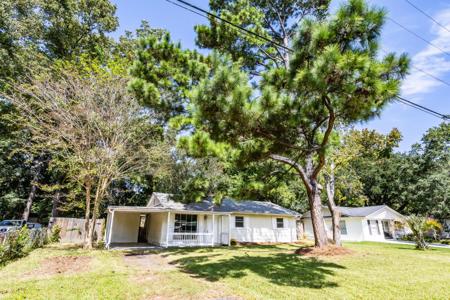1534 W Robinhood Drive