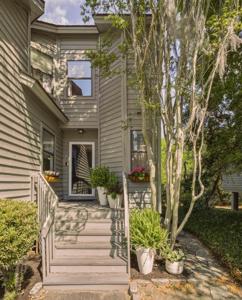 1069 Marsh Court Lane