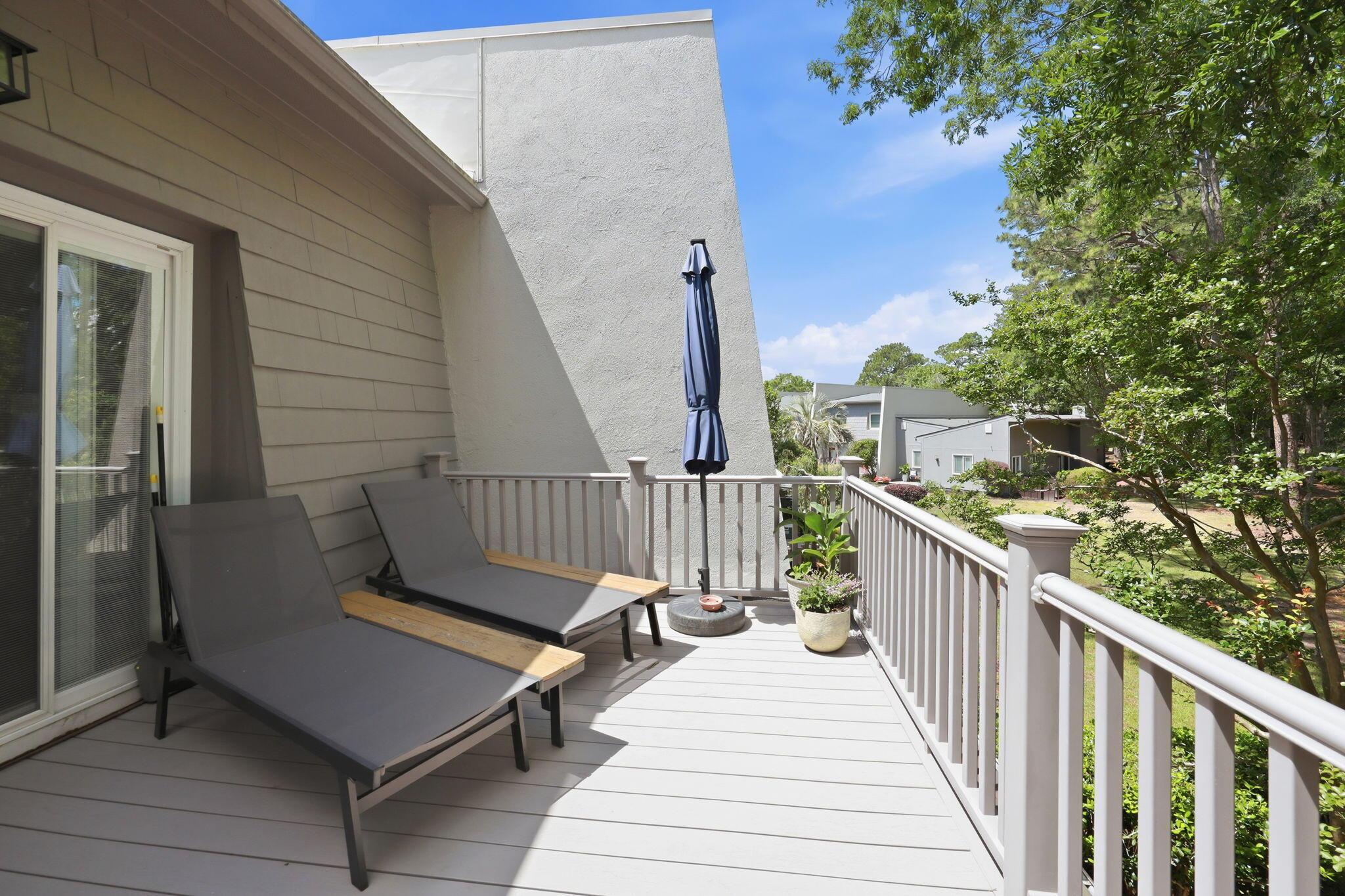 Image 4: Balcony/deck