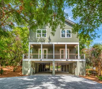 582 Pelican Court