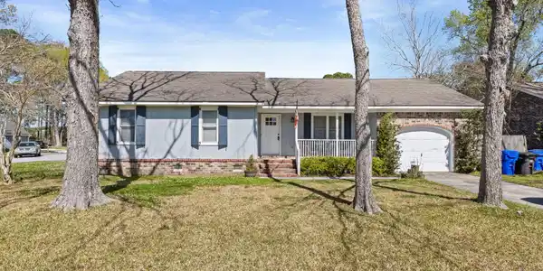 1516 Wakendaw Road, Mount Pleasant SC 29464