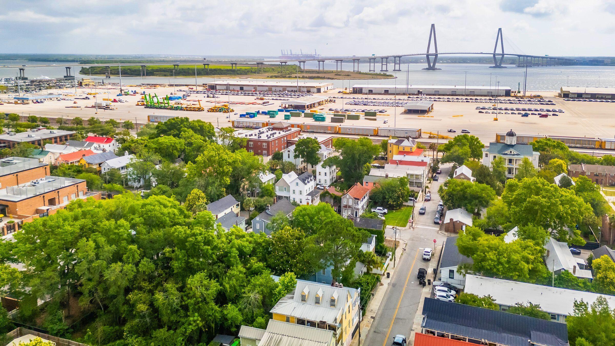 Image 2: 20AmherstSt-KeenEyeMarketing-053