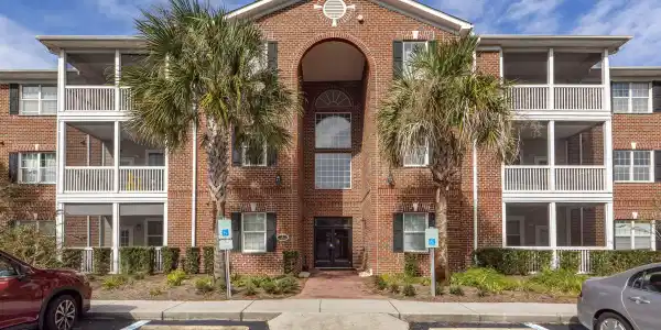 1439 Cambridge Lakes Unit 205, Mount Pleasant SC 29464