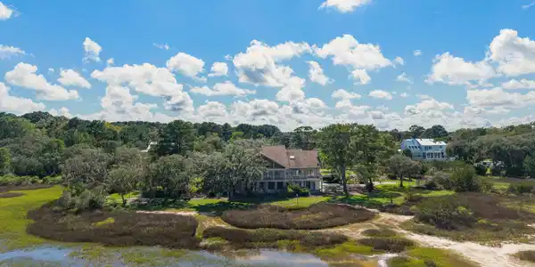 Image 3: 38-web-or-mls-2450 Kemway Rd - Coastal R