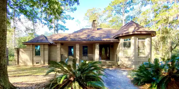 10 Dolphin Point Drive, Beaufort SC 29907