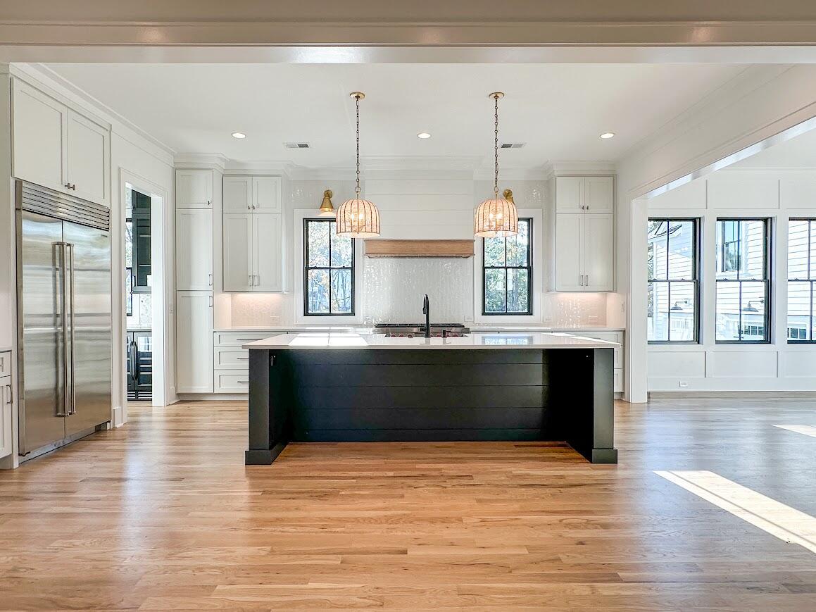 Image 3: Kitchen 2