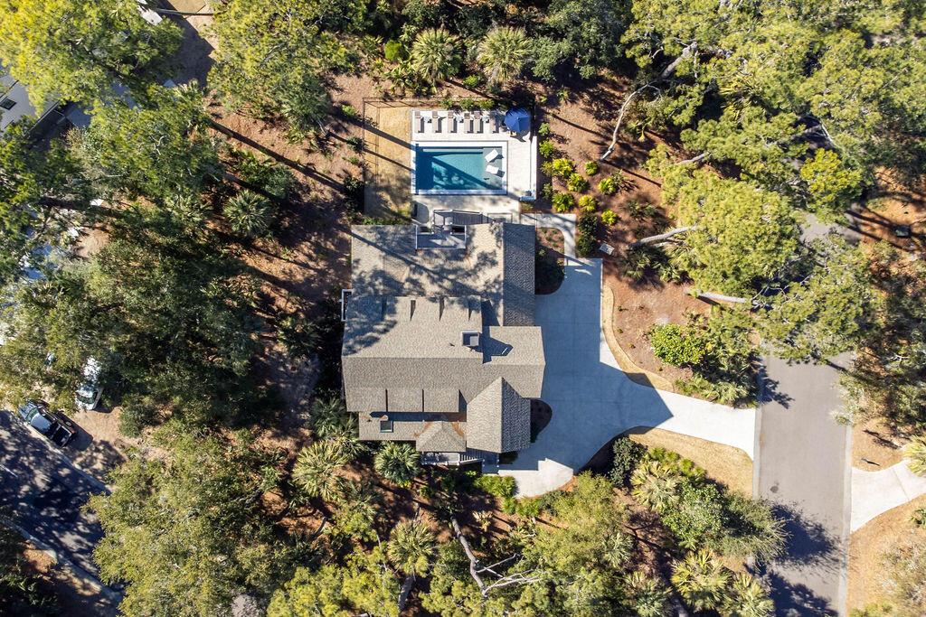 Image 3: High top view with street