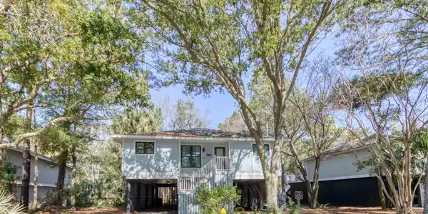 48 Twin Oaks Lane, Isle of Palms SC 29451