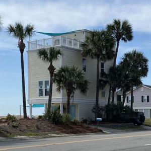 304 Palmetto Boulevard, Edisto Island SC 29438