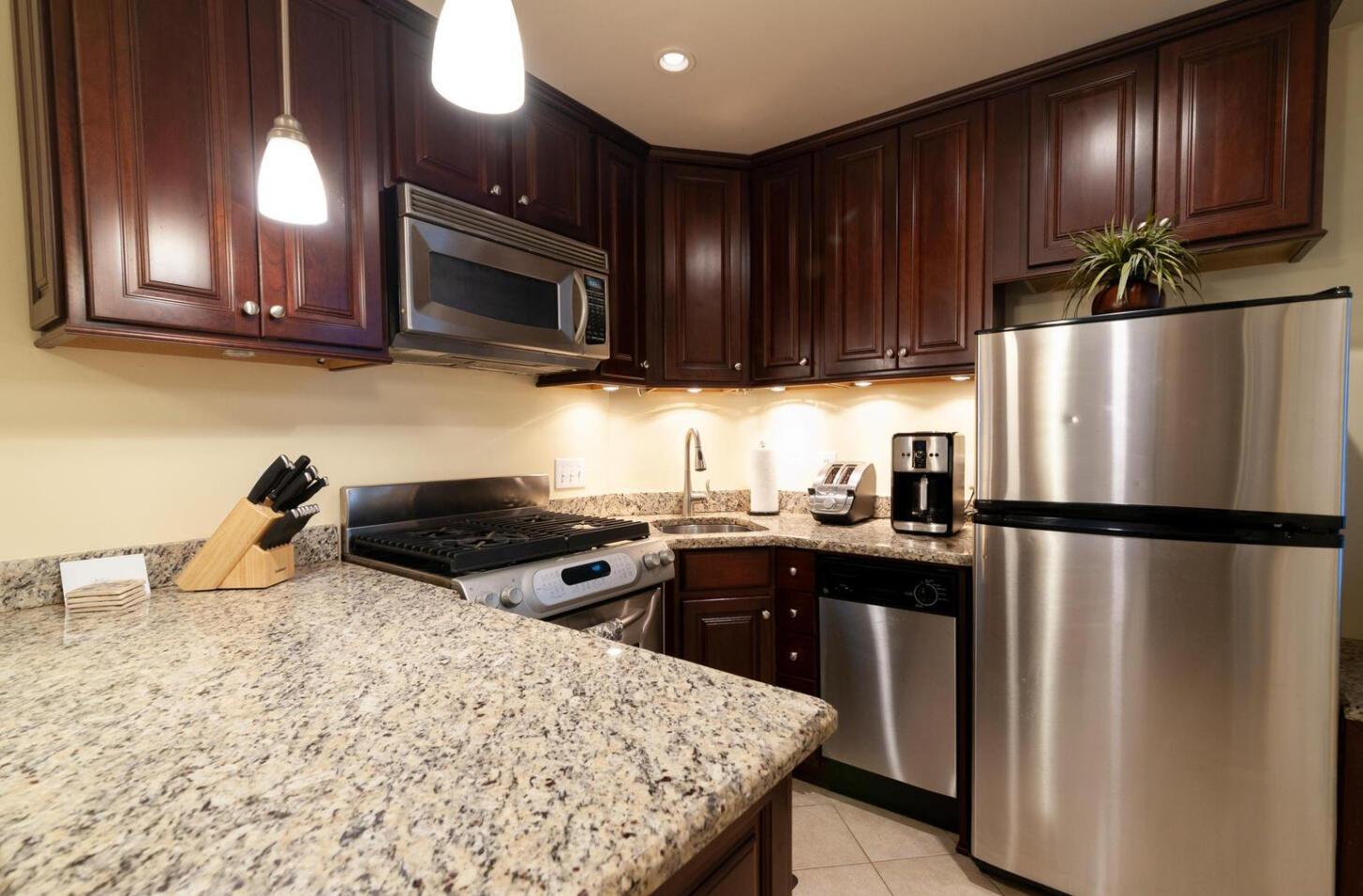 Image 3: Kitchen