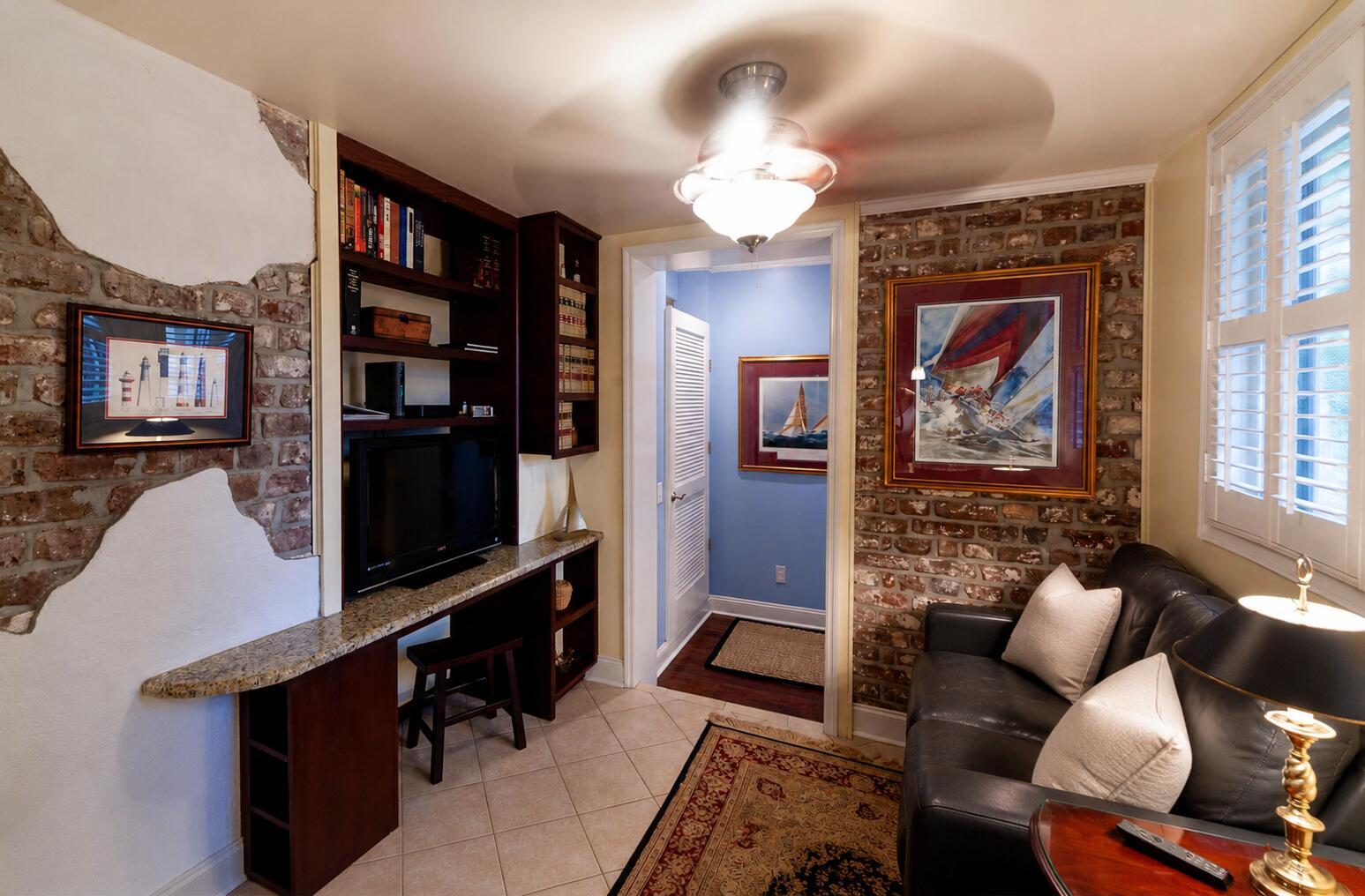 Image 4: Living Room
