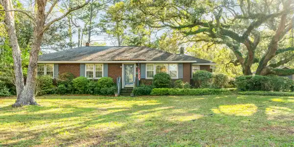 967 Cliffwood Drive, Mount Pleasant SC 29464