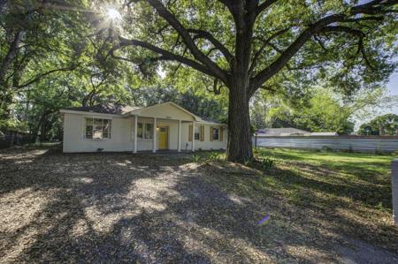1855 Staffwood Road, Johns Island SC 29455