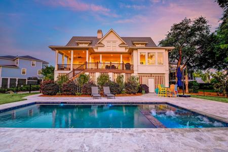 4886 Sound View Drive