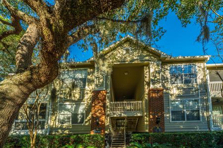 1600 Long Grove Drive