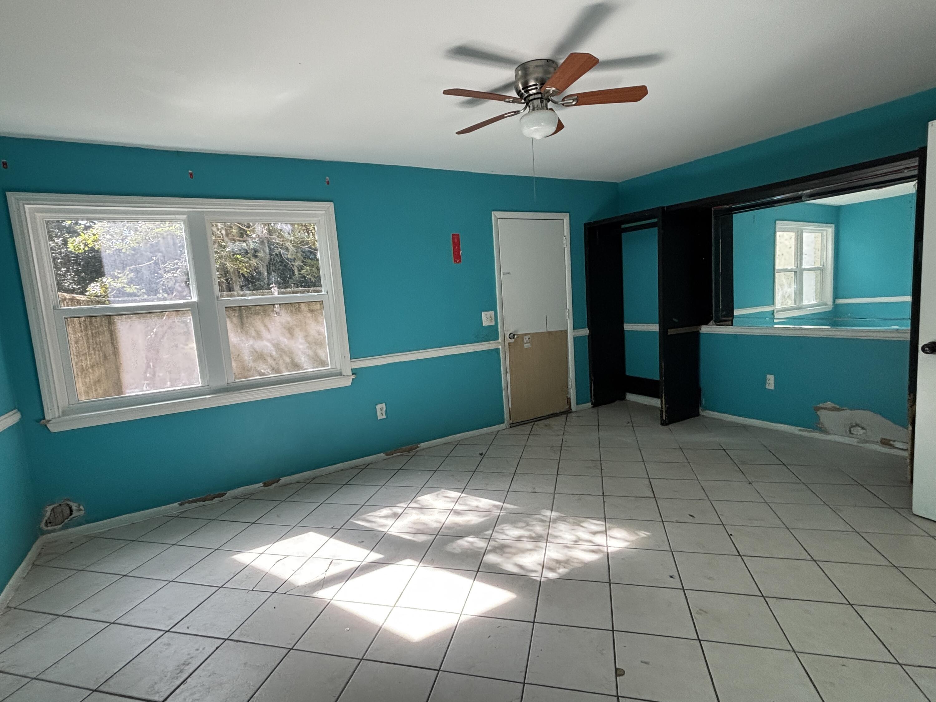 Image 4: Family Room