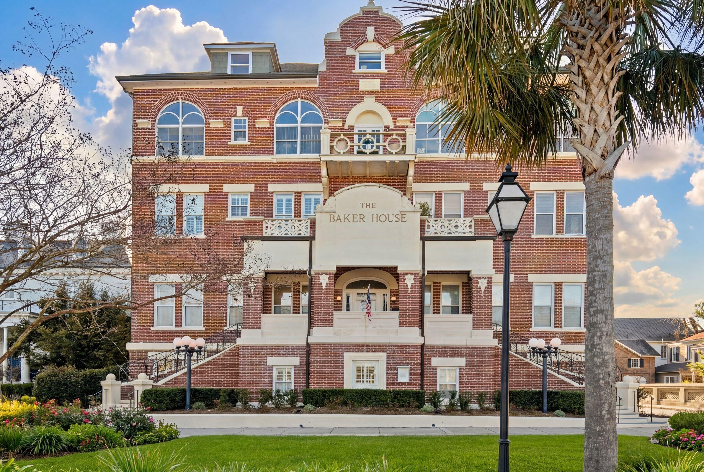 Image 2: 110 55AshleyAve 17-001