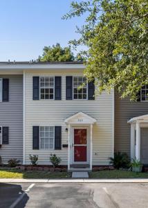 303 Lakeside Drive