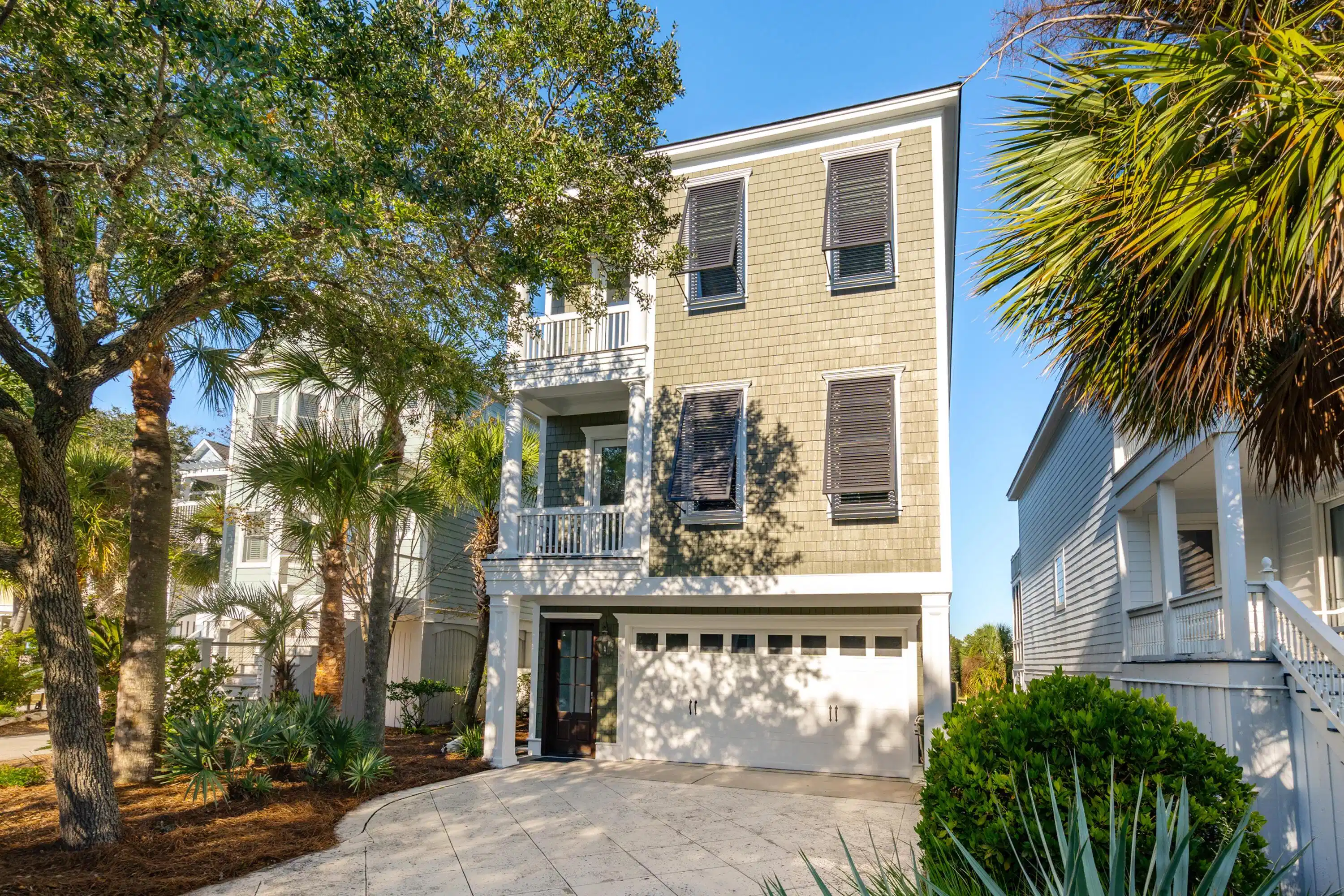 Image 1: 25OceanPointDr-KeenEyeMarketing-048