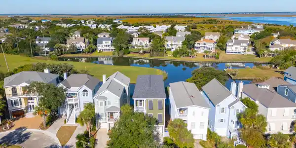 Image 2: 25OceanPointDr-KeenEyeMarketing-068