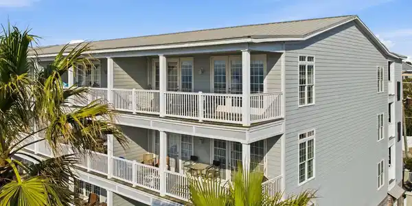 106 W Arctic Avenue