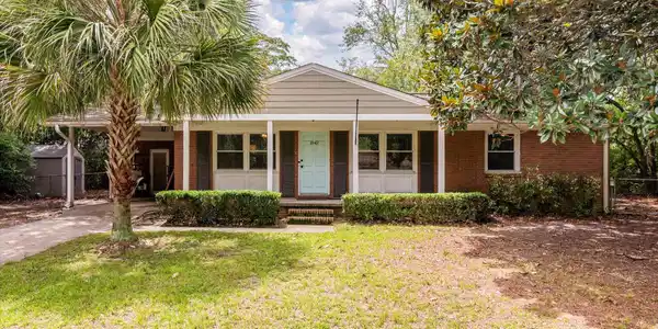 1842 Gippy Lane