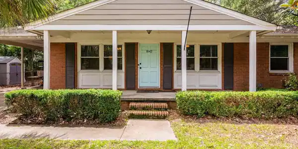 Image 2: 04-1842 Gippy_e_Lowcountry_Exposure-10