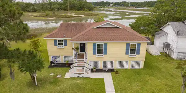 2927 W Waters Edge Court