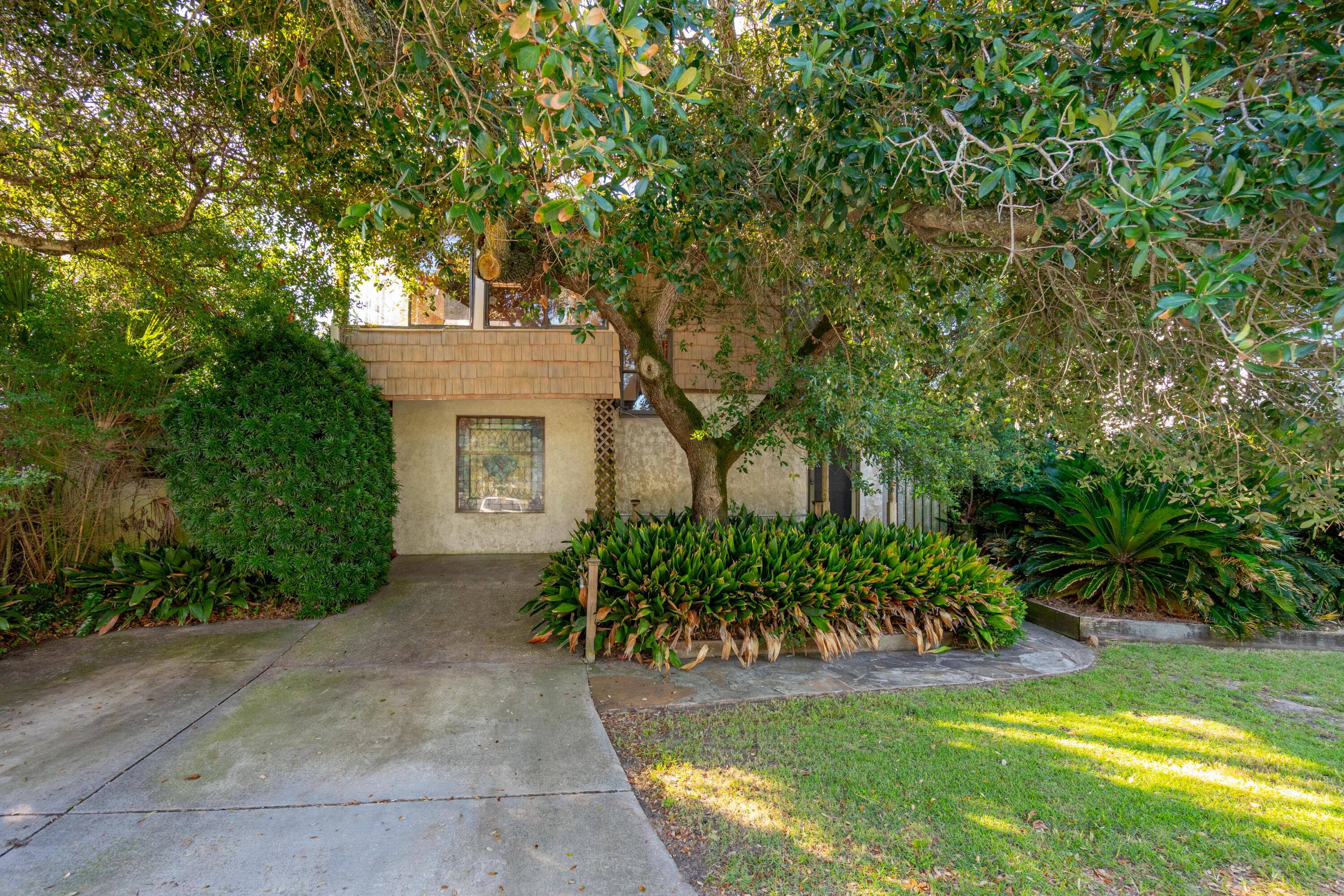 Image 3: 1315EAshleyAve-KeenEyeMarketing-003