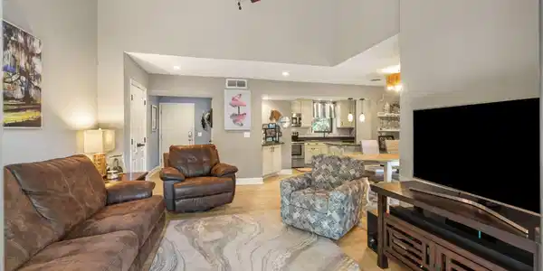 Image 4: 3-web-or-mls-183 High Hammock Villas - C