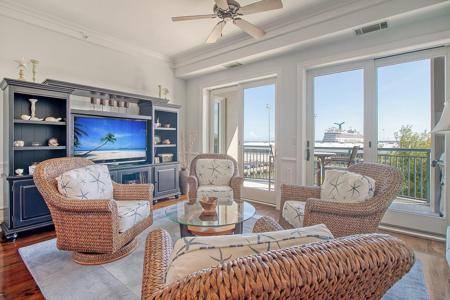 2 Wharfside Street # 4c, Charleston SC 29401