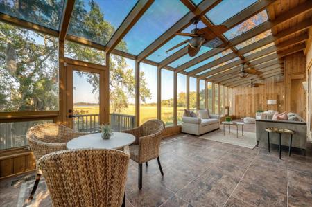 22 River Reach Way