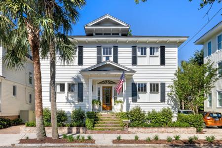 21 Colonial Street
