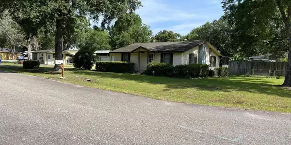 1137 Louis Terrace