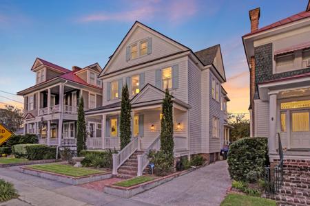 18 Colonial Street