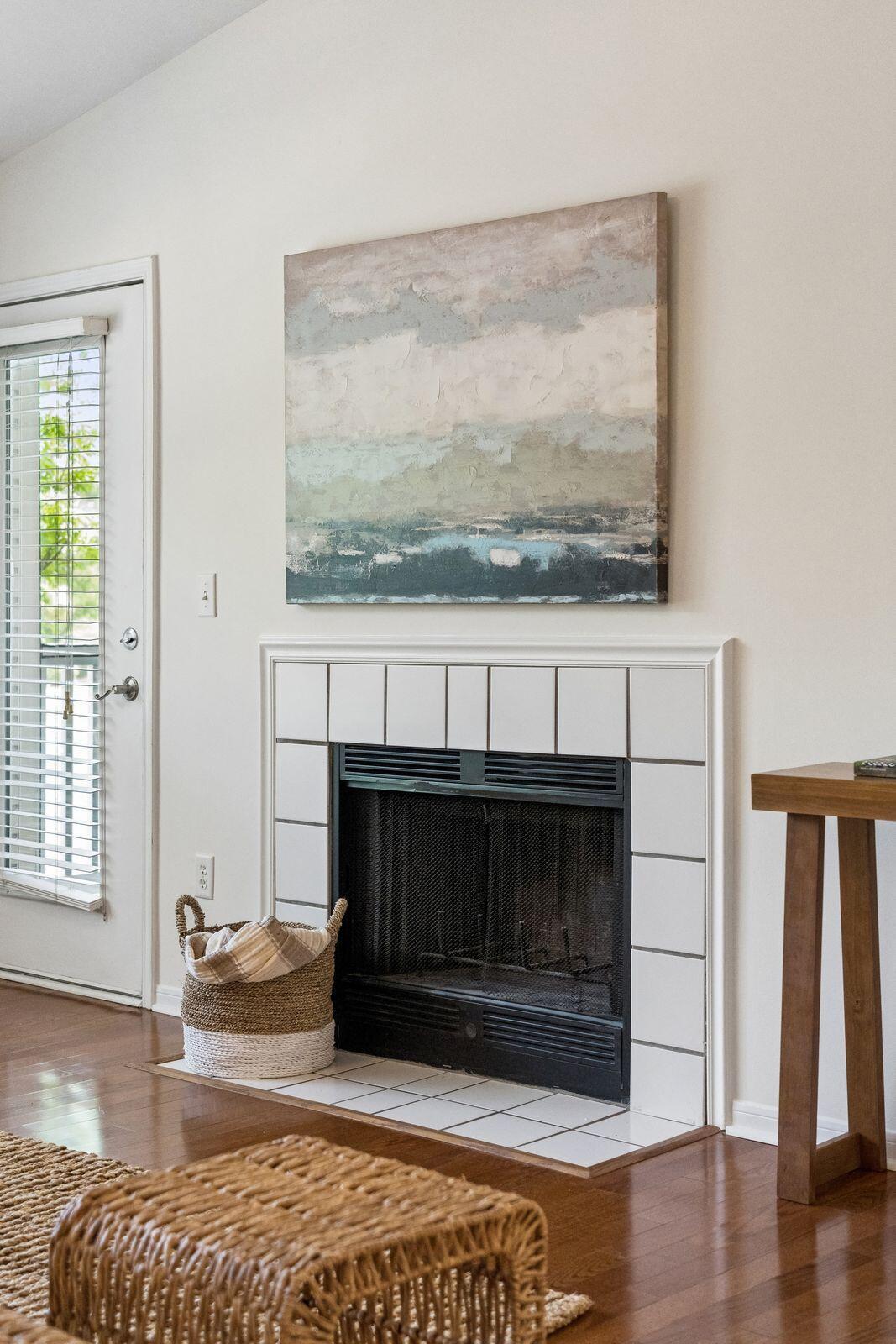 Image 4: Fireplace