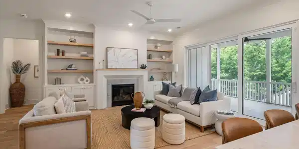 Image 3: Living Room