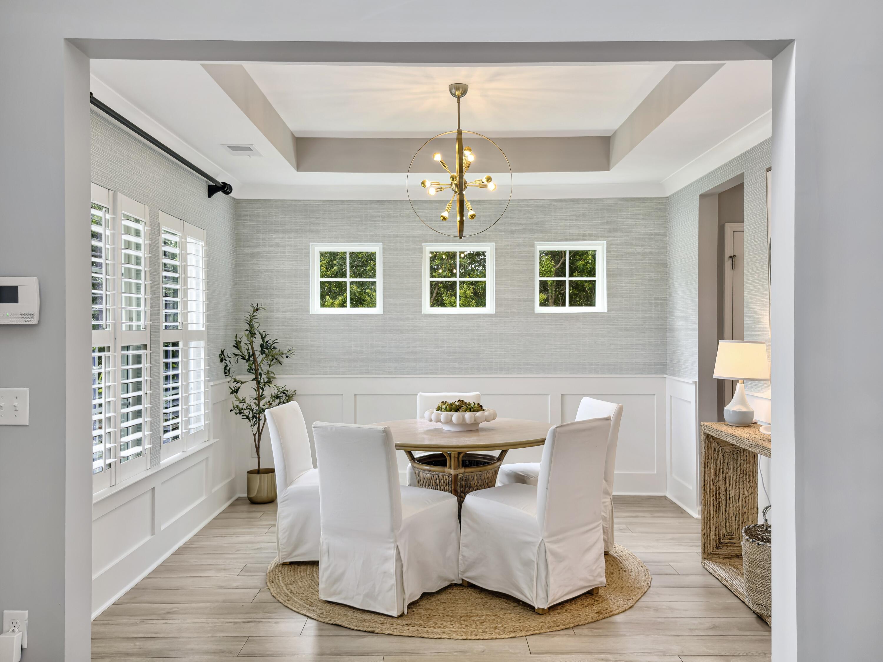Image 3: Dining Room
