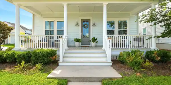 Image 4: Front porch