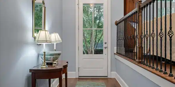 Image 4: Foyer