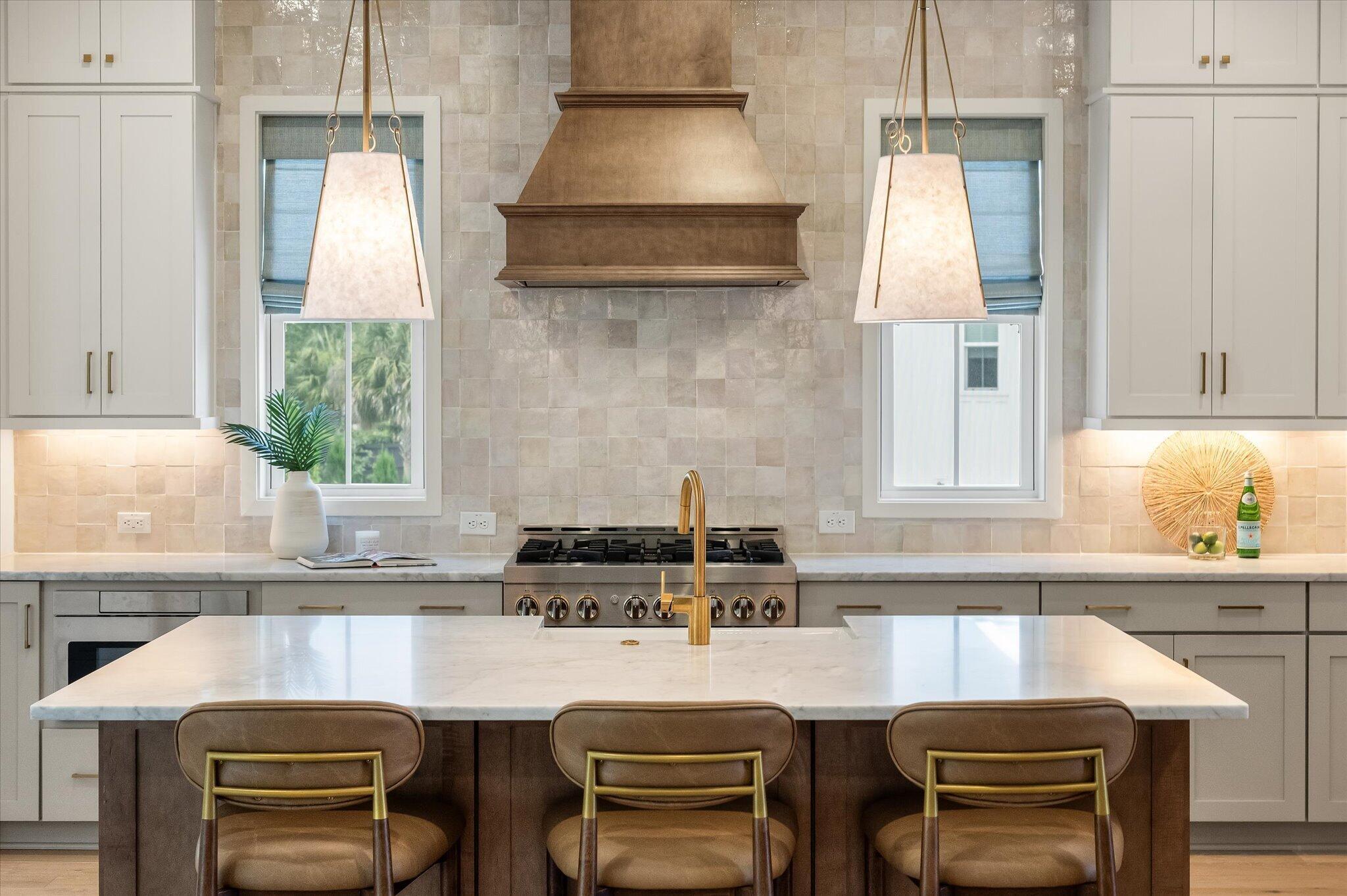 Image 2: Kitchen