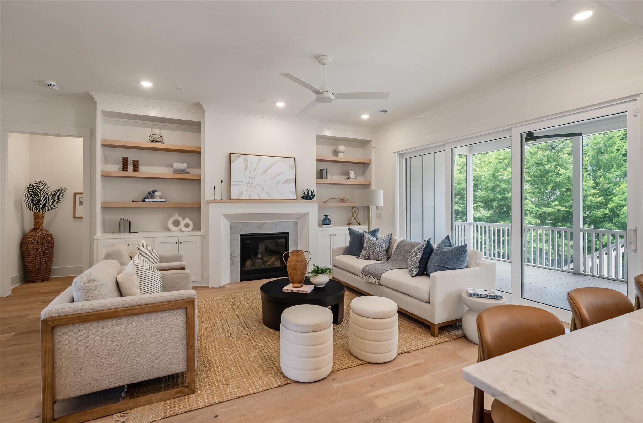 Image 3: Living Room