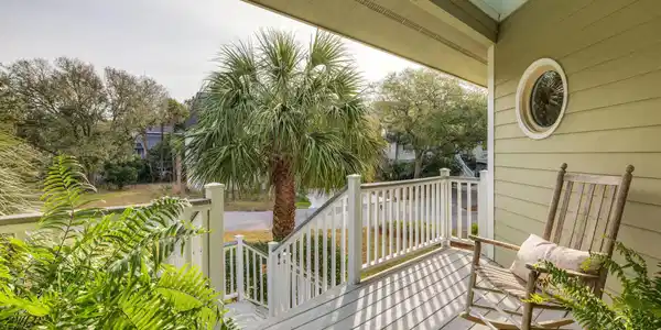 6 Beachwood West