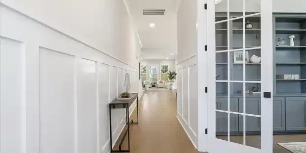 Image 3: Foyer