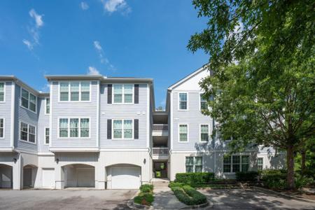 60 Fenwick Hall Allee